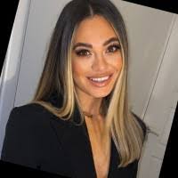 Lidia Morris's Instagram, Twitter & Facebook