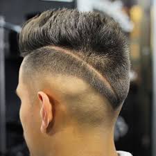 Mid fade cortes de pelo hombre degradado en pico. 130 Fade Haircuts Fur Den Mann Trends 2021