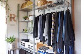 何もなかった部屋にスチールラックでスッキリ衣装収納 スチールラック 衣装部屋 スチールラック 収納