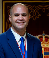 Perfil profesional D. Ángel Álvarez de la Puente