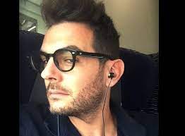 Jun 27, 2021 · estate piena di impegni per elisabetta gregoraci.la showgirl ex moglie di flavio briatore infatti è conduttrice di battiti live, che da metà luglio andrà in onda in prima serata su italia1. Alan Palmieri Ch E La Moglie Caterina Foto Eta Vita Privata News