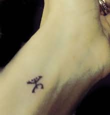 Tiny Coqui Tattoo Mom Tattoos Geometric Shape Tattoo Taino Tattoos