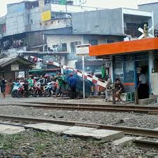 Selama proses tersebut, produk reaksinya adalah besi dan terak. Photos At Rel Kereta Jembatan Besi Tambora 1 Tip From 91 Visitors