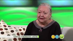 Imagine the gnome from amélie was still sending out travel photos, only, instead of visiting tourist landmarks, he was posing at crime scenes. Rendszeresen Szorfol Molnar Piroska 2015 12 03 Tv2 Hu Fem3cafe Youtube