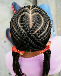 Vos tresses africaines, relativement épaisses, se prêtent bien à l'ajout de bijoux pour cheveux qui auront où s'accrocher et sauront rester en place toute la journée. 56 Idees De Tresse Africaine Enfant Coiffures Filles Coiffure Enfant Coiffures Pour Enfant