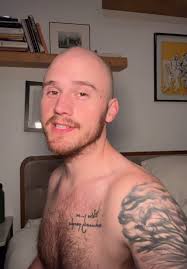 Where to Find Eligible Bachelors Aged 25-44