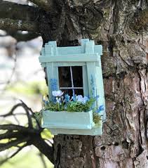 Fenetre Fee Avec Delicat Lumiere Fee Twinkling Vendu Separement Handcrafted Par Olive Fee In 2020 Fairy Garden Doors Fairy Tree Houses Fairy Garden Houses