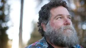 Australiana é resgatada após 'SOS' ser avistado em câmera de segurança