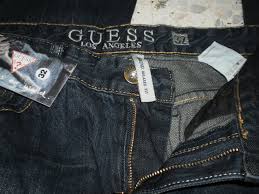 Kain itu adalah 98% kapas dan 2% elastane, yang bermaksud stretchable mereka yang memberikan anda. Seluar Jeans Calvin Klein Original Online Shopping Has Never Been As Easy