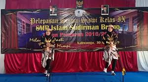 Tata rias yang digunakan oleh penari juga menggabungkan riasan india, seperti bindi, serta gelang kaki, dan jawa klasik. Tari Manipuren Rima Hera Youtube