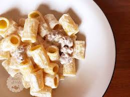 Ma è un operazione complessa che richiede abilità norcina, strumenti e buona. Pasta Con Panna E Salsiccia Versione Leggera Ricette Al Volo