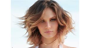 Une idée à copier afin de mettre votre coupe courte. Cheveux Les Coupes Tendances Du Printemps Ete 2018