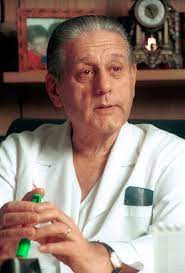 Favaloro developed an alternative method, taking a piece of the saphenous vein from the leg and using it to bypass the blockage in the coronary artery. Rene Favaloro Google Arts Culture