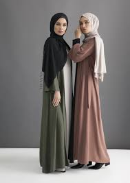Baju muslimah blus dengan gaya layering, dibuat dari kombinasi kain silky motif floral pasley dan kain silky polos. Gaya Baju Muslimah Stylist Gaya Muslimah Stailo Home Facebook Bagi Seorang Wanita Muslim Menutup Aurat Adalah Sebuah Kewajiban Yang Harus Di Lakukan