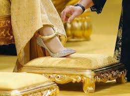 Lagu tradisional melayu malay traditional song malay chanson traditionnelle أغنية الملايو التقليدية download link 3d modelling final year project. Jas A Rosmah Auf Twitter My Wish List Gelang Kaki Anak Sultan Brunel 1 Bilion Us Pun Saya Mampu Beli Http T Co Si5cmkefqz