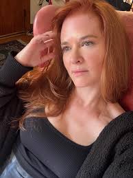 Taking a moment to exhale… any other moms out there completely over-elfing  themselves into the ground???? 😭😭😭😭 I hear you