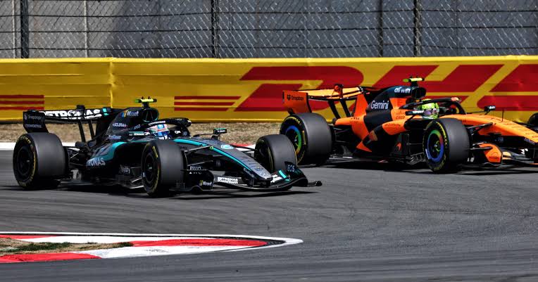 Toto Wolff addresses McLaren relationship after 'back foot' comment |  RacingNews365