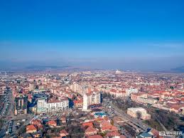 Gara cfr alba iulia este situata la 2 km fata de centrul orasului. SituaÈie NemaiintalnitÄ In Alba Iulia Oamenii IÈi InchiriazÄ Propriile LocuinÈe Pentru MinivacanÈa De 1 Decembrie La Fel Ca In Cluj De Untold Ziarul Unirea