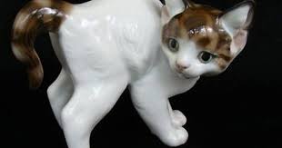 Vintage Rosenthal Spooked Cat Porcelain Figurine Nr Vintage Cat Figurines Porcelain Animal Animal Sculptures