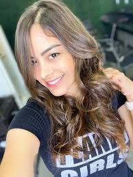 Larissa Riquelme added a new photo.