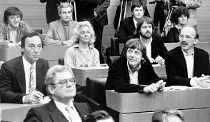 2021 möchte er zum zweiten mal wiedergewählt werden. Wer Ist Winfried Kretschmann Sudwest Badische Zeitung