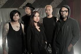Hal ini dikarenakan mereka tak hanya membawakan soundtrack untuk film yang berjudul sama. Cokelat Kini Punya Vokalis Status Baru Muka Lama