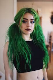 I Love The Teased Hair Hair Styles Green Hair Curly Hair Styles Naturally