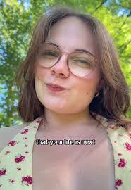 Emma Vick's Instagram, Twitter & Facebook