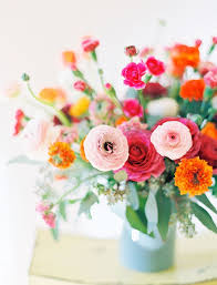 Ranunculus Flower Feature Ranunculus Flowers Pretty Flowers Flower Arrangements
