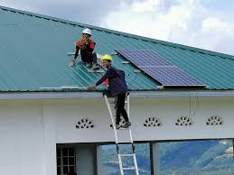 Solar cell atau panel surya bekerja dengan cara mengubah sinar matahari menjadi listrik, kemudian listrik disimpan dalam aki dan disalurkan untuk menyalakan beragam alat elektronik rumah tangga. Suncrox Solar Malaysia Home Facebook