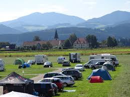 Max verstappen, lewis hamilton und servus zur zweiten runde im triple header der formel 1. Campingplatz Gruber In Spielberg Nahe Red Bull Ring