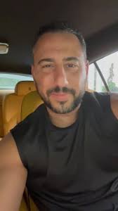 I just conducted the WILDEST interview I've ever been a part of. It lasted  12 minutes. 🚩 The first red flag went up about 5 minutes in — when he  interrupted me.