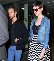 Images via getty and @gwenstefani … Short Cut Saturday Anne Hathaway Hair Romance