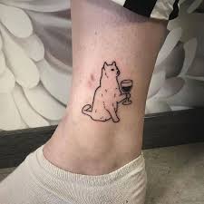 Cheers And Happy Cattatthursday Love This Super Adorable Cat Tattoo By Mitjaalder Meowlotorpinotmeowplease Dovme Fikirleri Dovme