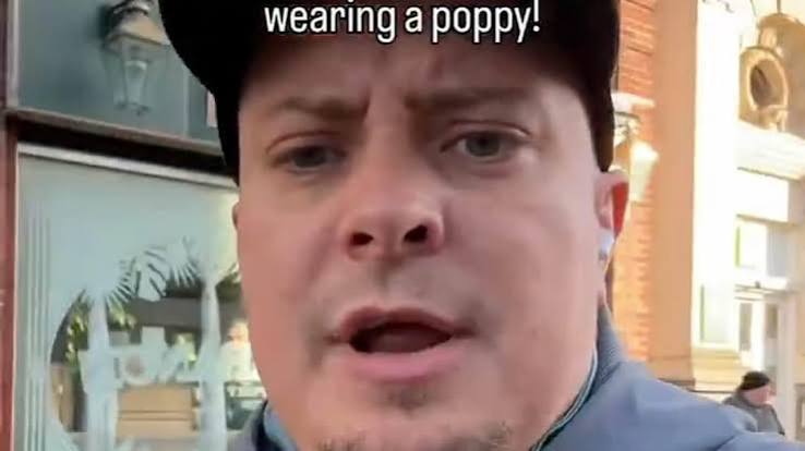 Fury as Wetherspoons BANS veterans from entering if they're wearing a poppy - as Gosport pub tells customers 'it could be political' : r/uknews
