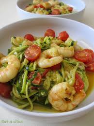 Spaghetti De Courgettes Aux Crevettes A La Thai Spaghetti De Courgette Recette Dietetique Recette A Base De Courgette