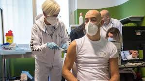 Matteo bassetti sepsis is a major cause of death worldwide. Coronavirus Vaccino Tra I Primi A Riceverlo C E Il Prof Matteo Bassetti La Sua Reazione Subito Dopo Ilmeteo It