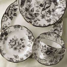 Black And White Plates Set Pin By Shelley Lee On Dishes Black And White Dishes White Dishes Transferware