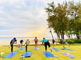 Bring your yoga mat, yoga towel, towel, hand towel, and a large bottle of water. Beach Sunset Yoga Hawaii Waikiki 141 Photos 96 Reviews Yoga 2735 Kalakaua Ave Honolulu Hi United States Phone Number