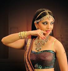 Krithi krishna shetty, known professionally as krithi shetty, is a telugu actress. Hd Wallpaper Anushka Shetty In Saree Women S Red And Black Crop Top Female Celebrities Wallpaper Flare