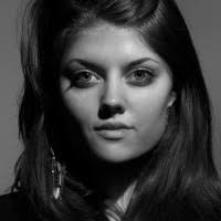 Julia Pim Reis Email & Phone Number