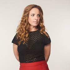 Kriminalmagasinet 'station 2''s kvindelige vært, karin cruz forsstrøm, siger farvel til sin krimikollega niels brinch og går i gang med en ny tilværelse som vært på tv 2 news. Stor Vaertsrokade Pa Tv 2 News