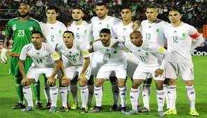 ركلة حرة لصالح منتخب نيجيريا على حدود منطقة جزاء الجزائر جهة اليمين. 5 Ù„Ø§Ø¹Ø¨ÙŠÙ† Ù‚Ø§Ø¯Ø±ÙŠÙ† Ø¹Ù„Ù‰ ØªØ­Ù‚ÙŠÙ‚ Ø¥Ø¶Ø§ÙØ© Ù‚ÙˆÙŠØ© Ù„Ù…Ù†ØªØ®Ø¨ Ø§Ù„Ø¬Ø²Ø§Ø¦Ø±