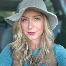 Who can design a logo for me in Grand Blanc?