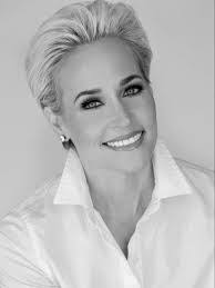 Mary Peck's Instagram, Twitter & Facebook