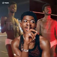 Rapper Lil Nas X, người nổi tiếng với bản hit "Old Town Road", đã bị phát  hiện đi lang thang trên đường vào lúc 4 giờ sáng trong tình trạng bất  thường.