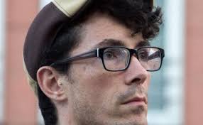 Pablo Parra protagoniza una sesión de 'A vueltas con el factor ocho', el  programa de 'perfomances' del Musac sobre Chana Horwitz