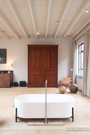 Hand crafted, one of a kind, copper and brass lighting. Led Lights In Living Rooms And Bathrooms With Ceiling Beams Easyrelooking