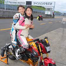 pin on 女性ライダー