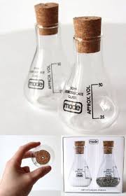 フラスコモチーフのソルト ペッパー 食卓は大人な実験室 大人のお洒落情報 0107 オシャレカタログ フラスコ ソルト キッチンの裏技
